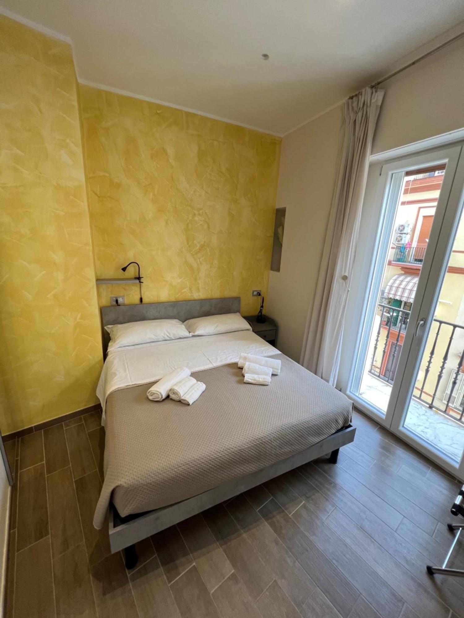 Metropolis Home Nápoly Kültér fotó