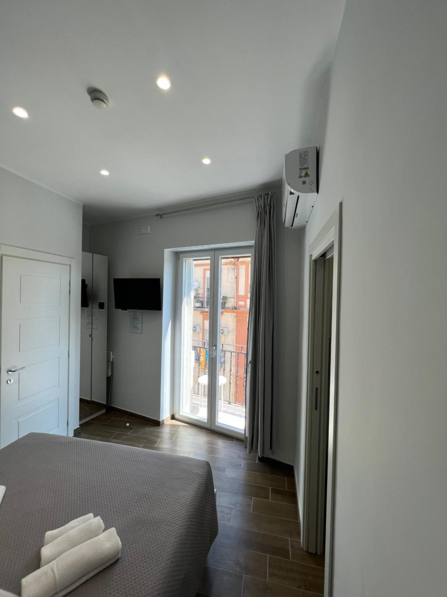 Metropolis Home Nápoly Kültér fotó